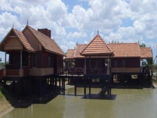 Velankanni Lake Resort Buitenkant foto